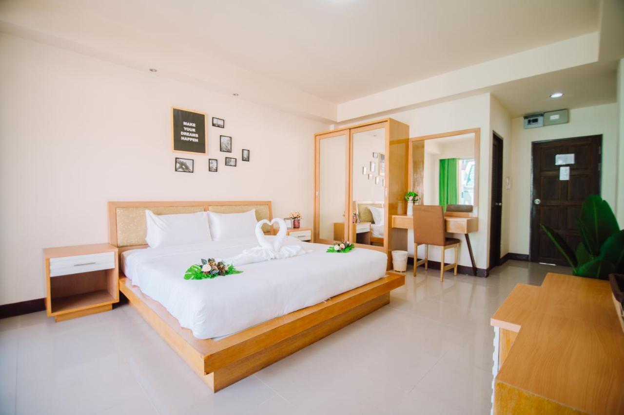 Patong Beach Side Hotel Exterior foto