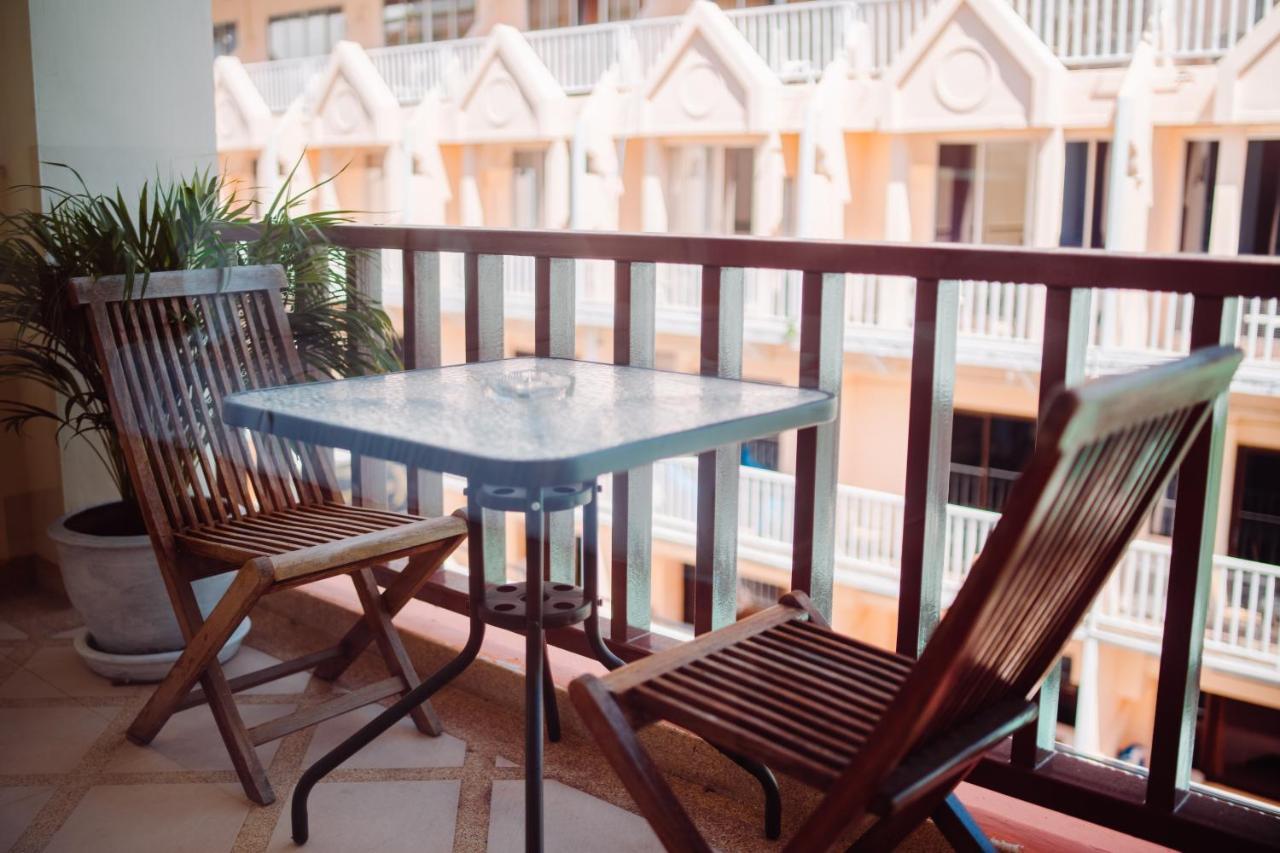 Patong Beach Side Hotel Exterior foto