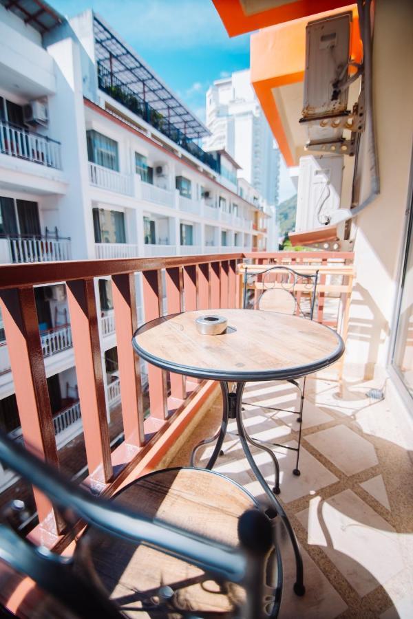 Patong Beach Side Hotel Exterior foto
